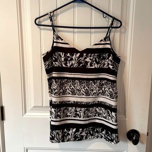 NWOT cute XS top in black and white pattern, never worn